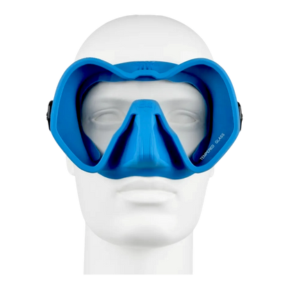 Maschera da sub C4 Skyline a vetro singolo con trattamento lenti anti-fog, mostrata in varie varianti di colore tra cui blu